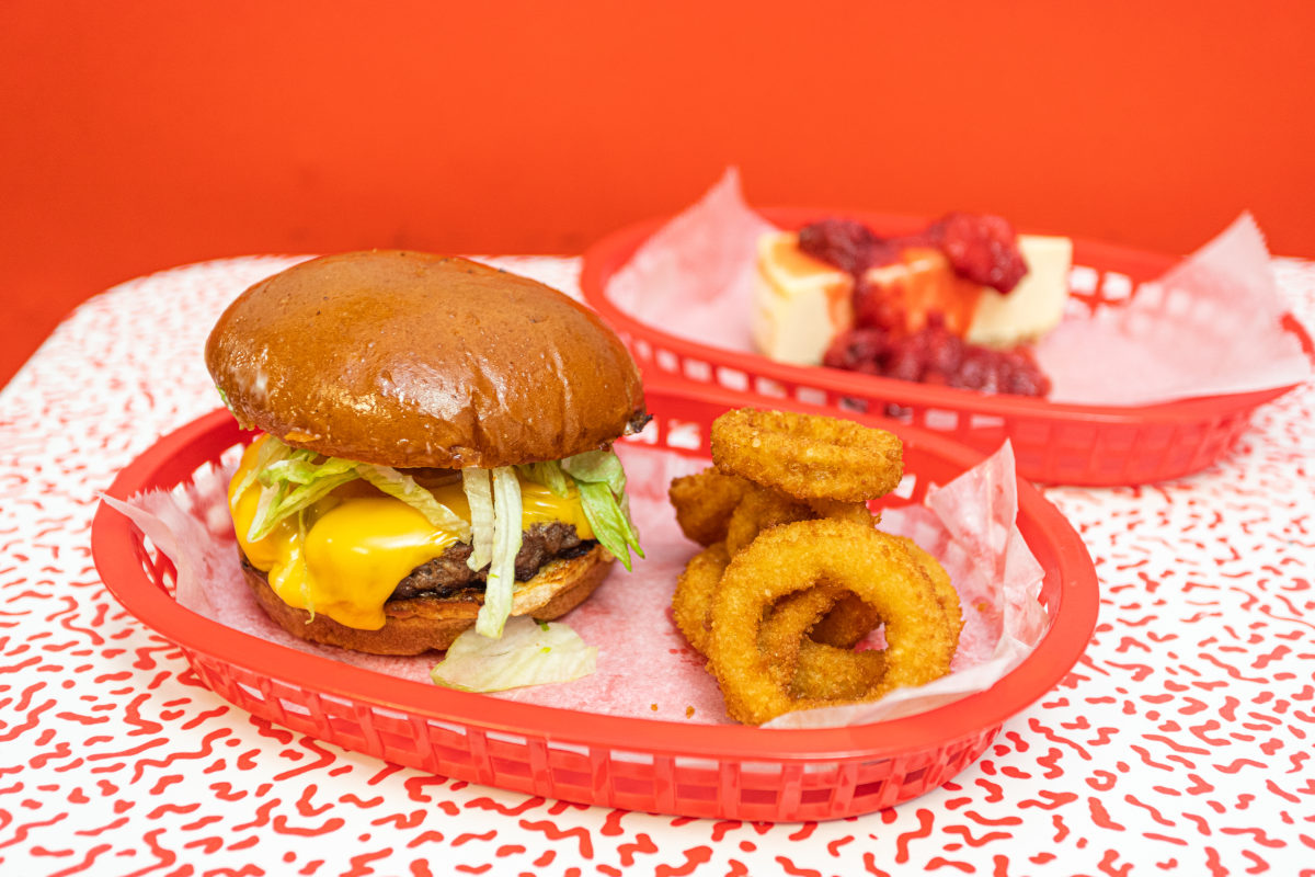 hamburger, onion rings